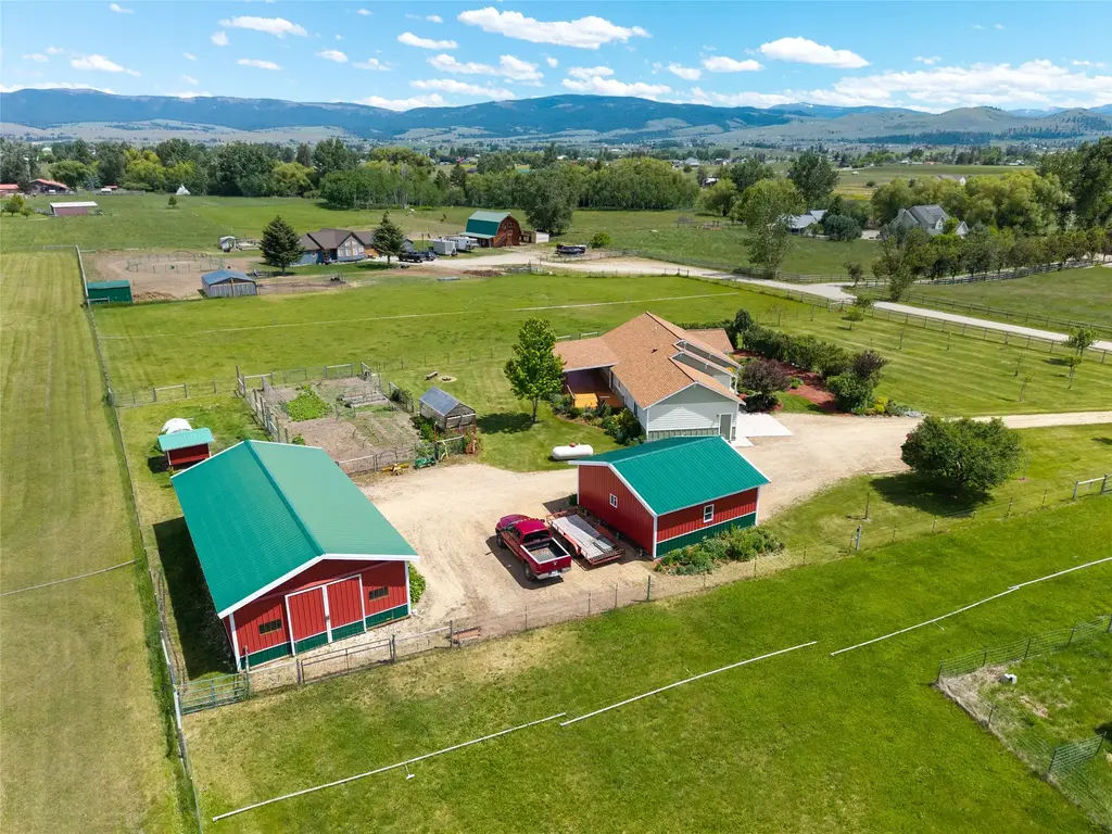 610 Cody Lane, Stevensville