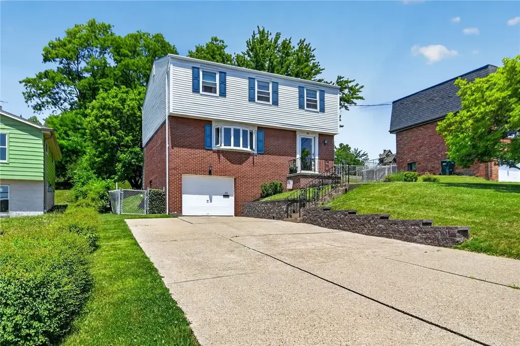 96 Skyvue Drive, Whitehall