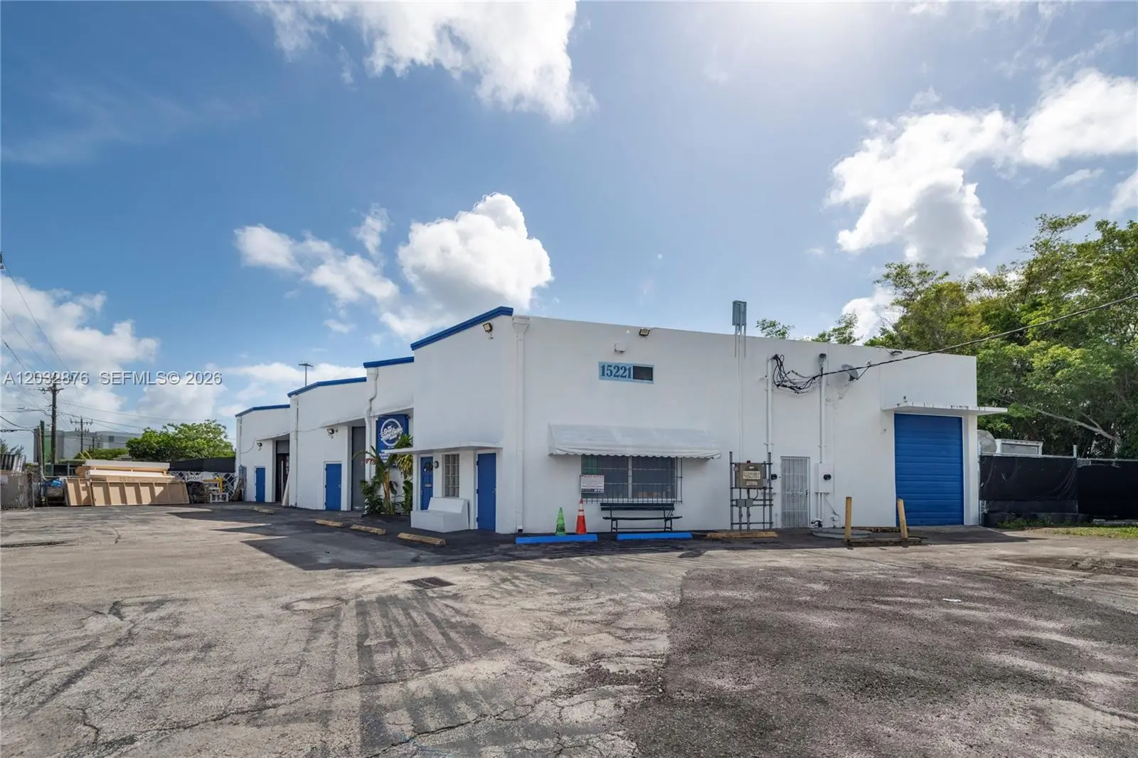 2 of 28 - 15221 Ne 21st Avenue, North Miami Beach, FL
