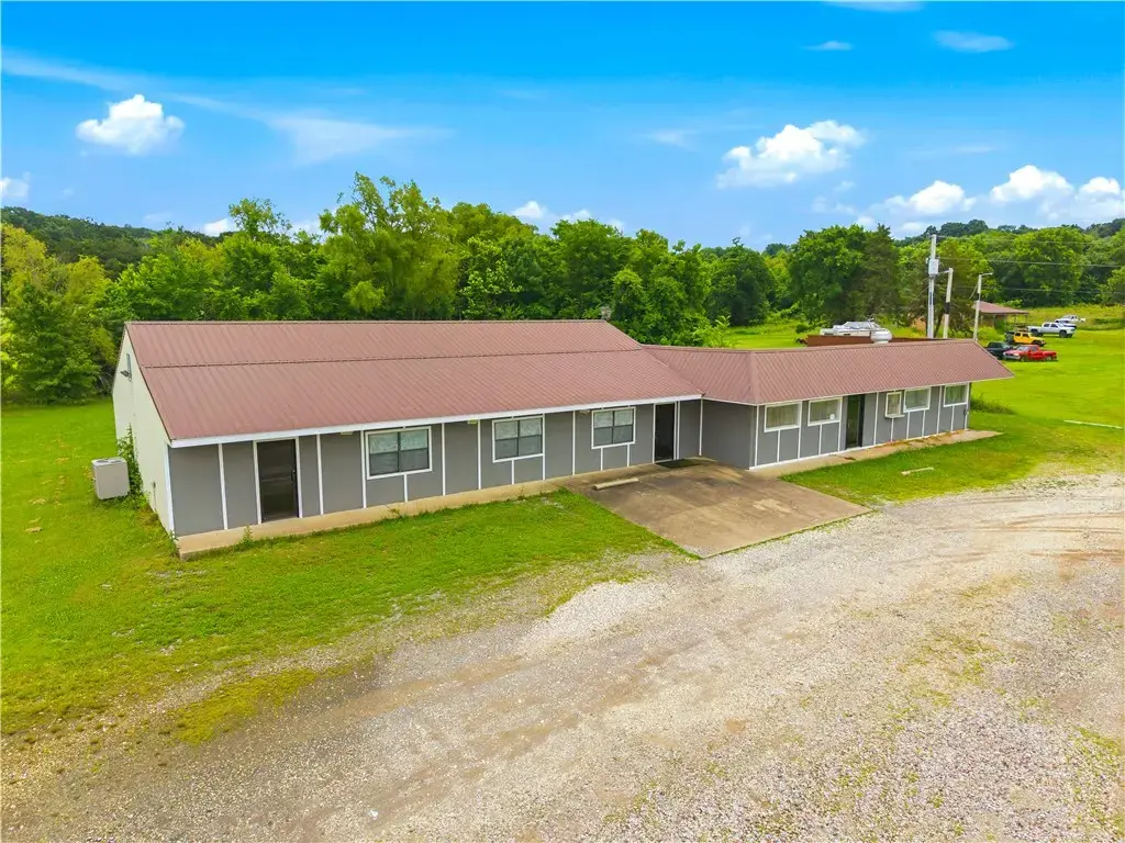 20674 Highway 59, Evansville