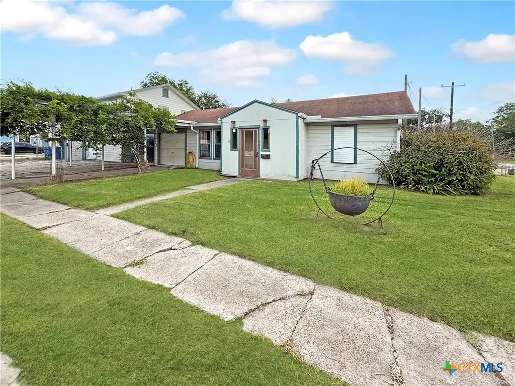 204 E Austin Street, Port Lavaca