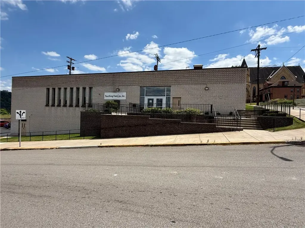 35 Grant Avenue , Duquesne