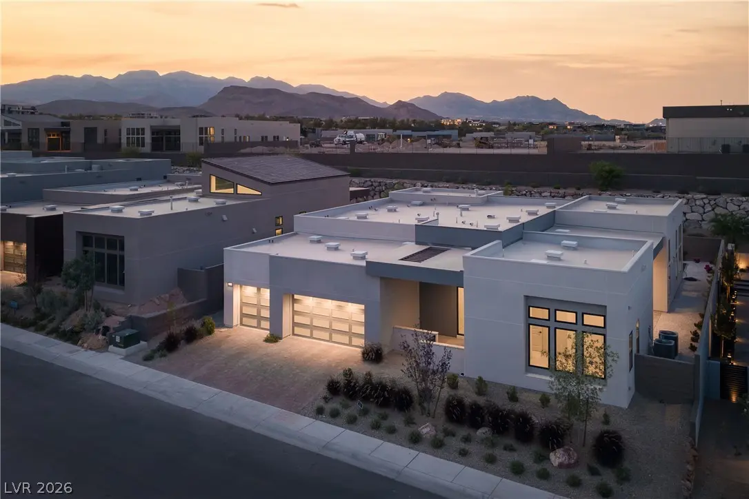 11050 Desert Heights Avenue, Las Vegas
