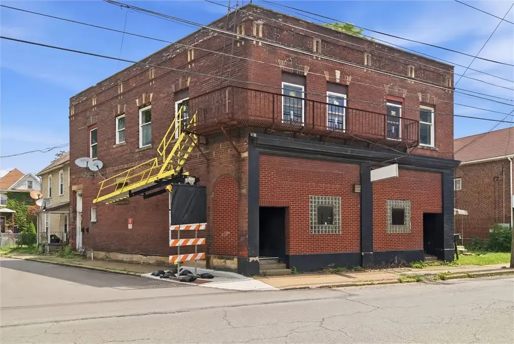 564 Cunningham Street , City of But NW