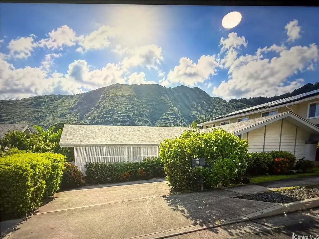 728 Hahaione Street, Honolulu