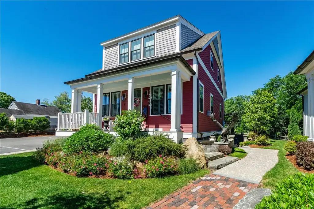 15 Castle St # 9, East Greenwich