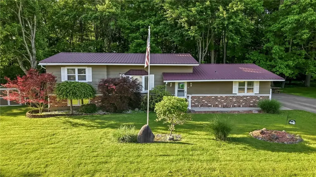 48 Bentley Avenue , Hempfield