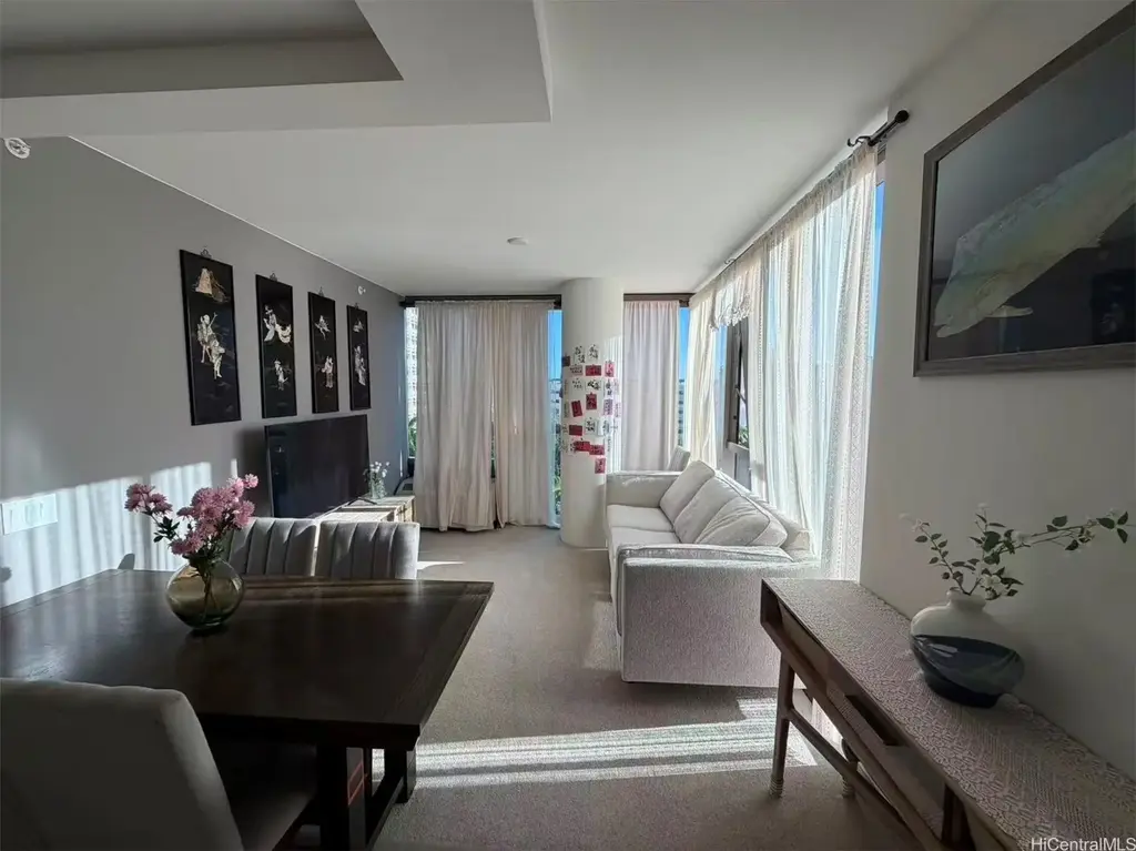 (unit #902) 1390 Kapiolani Boulevard, Honolulu