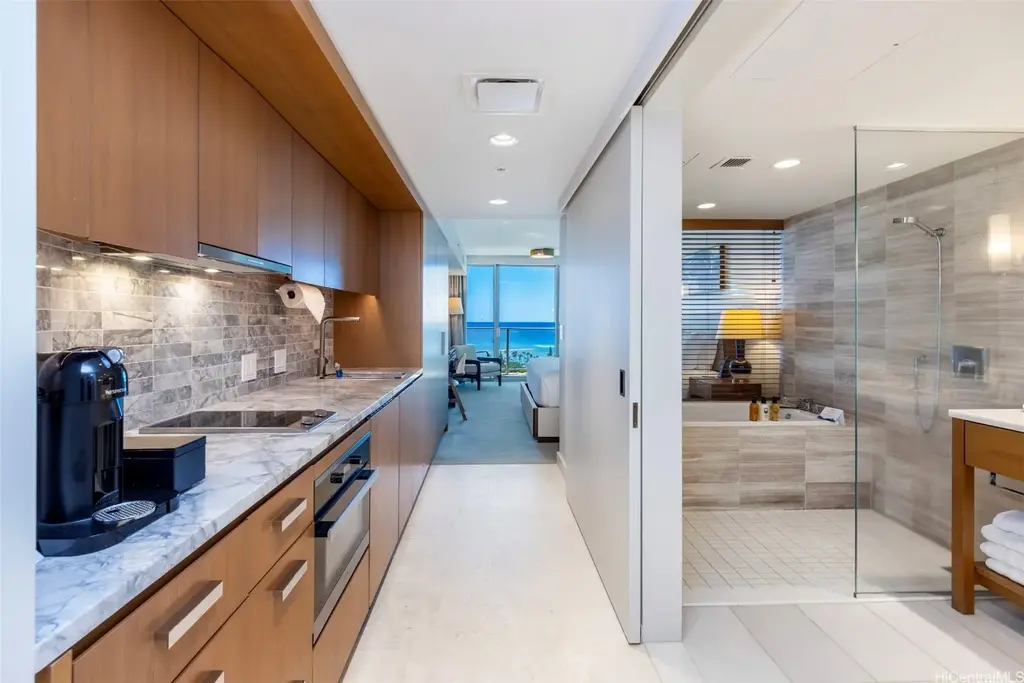 (unit #2411) 2139 Kuhio Avenue, Honolulu