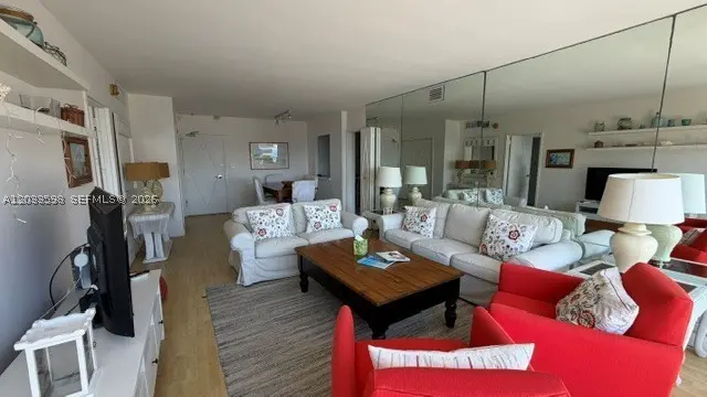 2 of 19 - 5161 Collins Avenue #1702, Miami Beach, FL