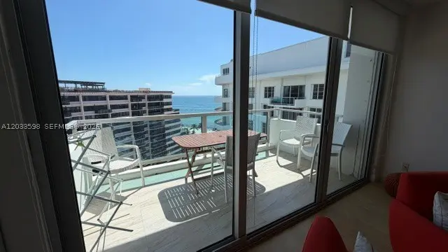 3 of 19 - 5161 Collins Avenue #1702, Miami Beach, FL
