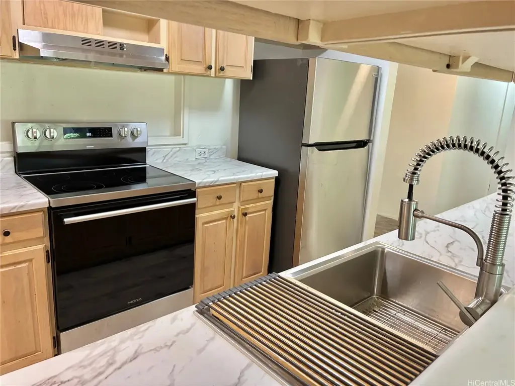 98-360 Koauka Loop, Aiea
