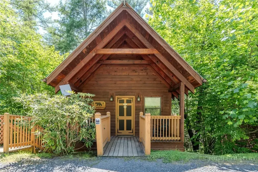 49 Creekside Loop, Spruce Pine