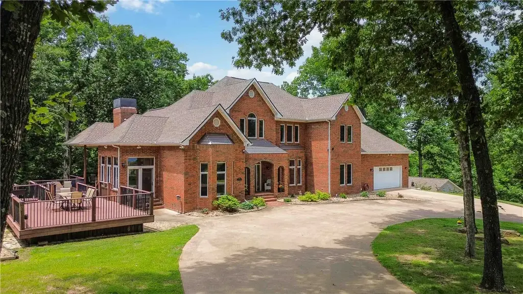 8279 Anchor Drive, Rogers