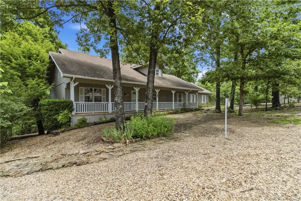 27 Cambria Drive, Bella Vista