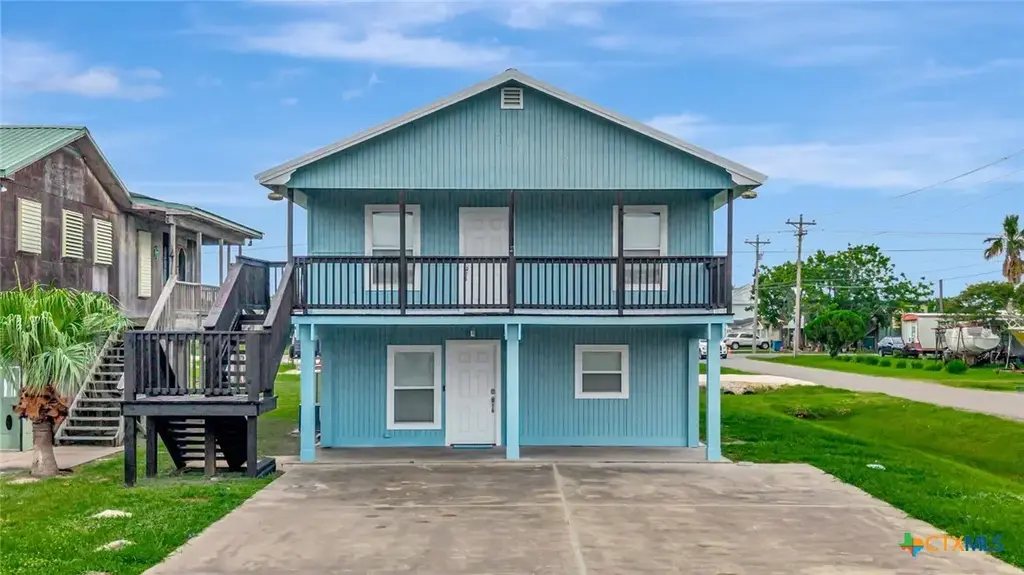 611 W Tyler Avenue, Port O'Connor