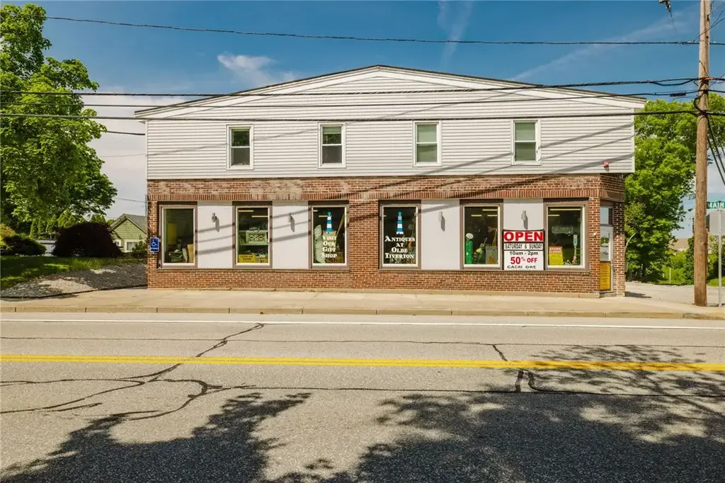 1019 Main Rd, Tiverton