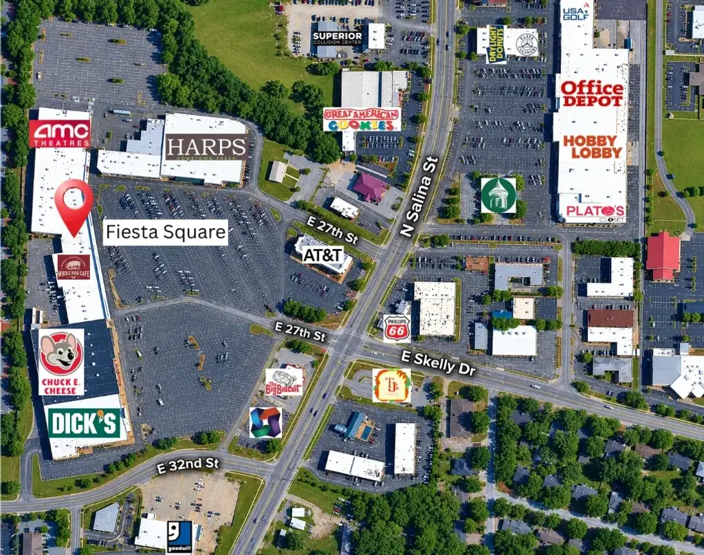 3021 N College Avenue, Fayetteville