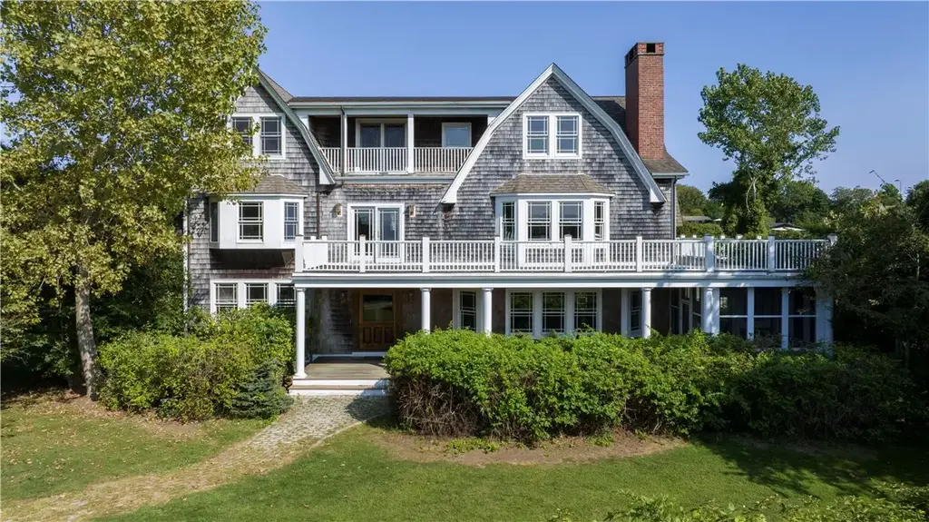 365 Boston Neck Rd, Narragansett