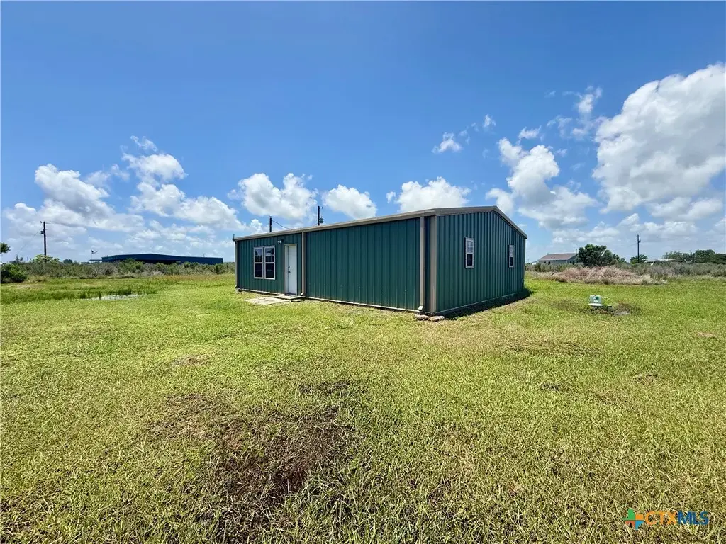 422 N Quail Run Avenue, Port Lavaca