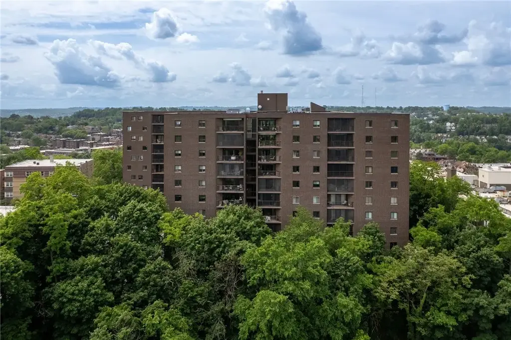 5600 Munhall Road 201, Squirrel Hill