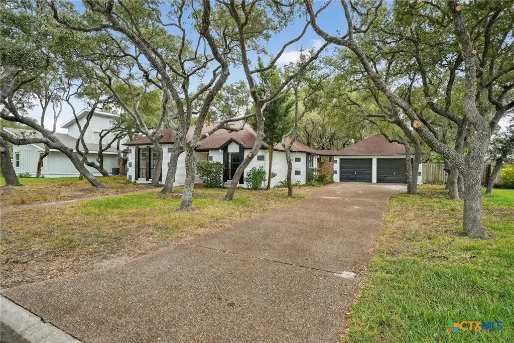 107 Cherry Hills Drive, Rockport
