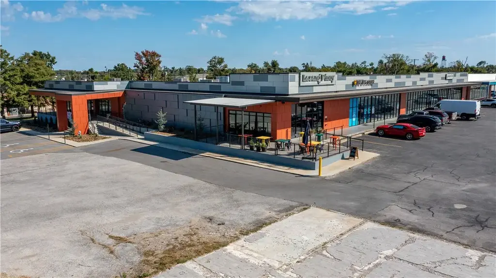 719 W Walnut Street 102, Rogers