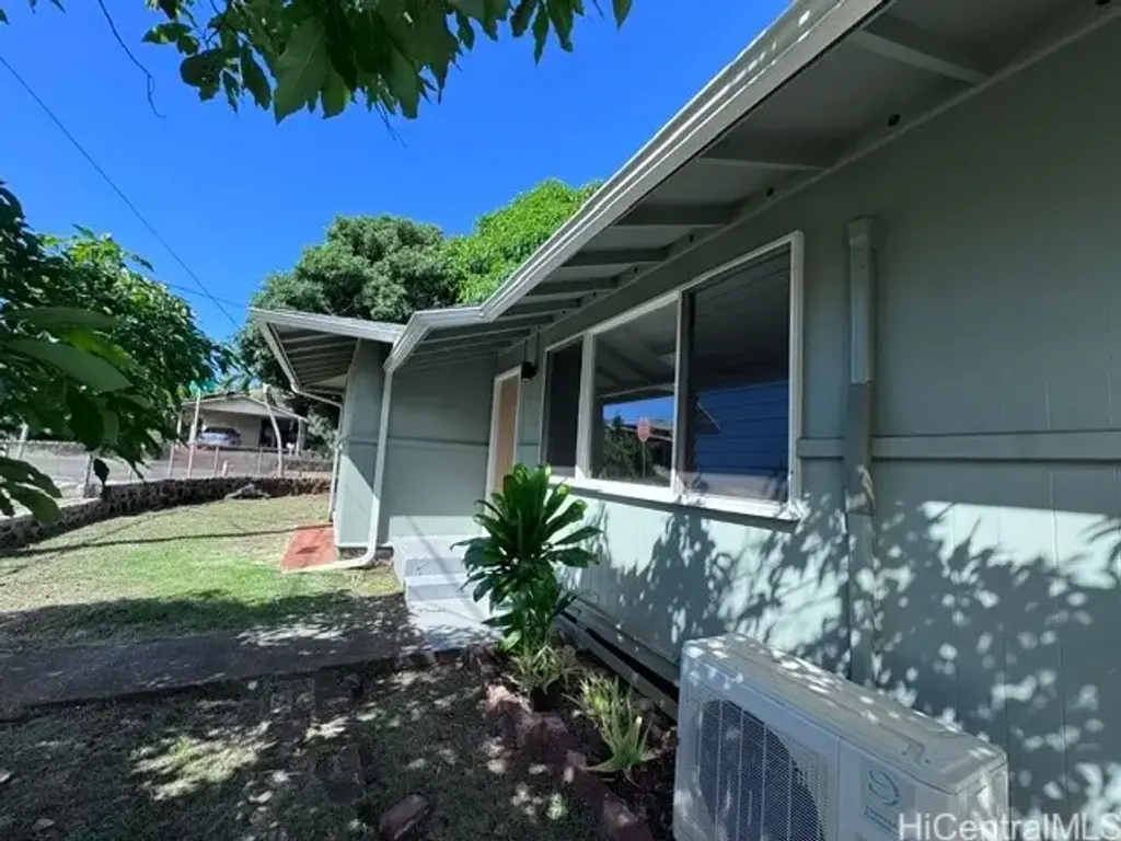 1202 Puu Poni Place, Pearl City