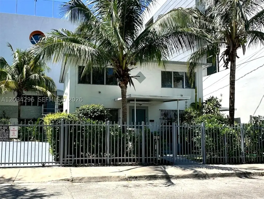 364 Sw 11th St, Miami