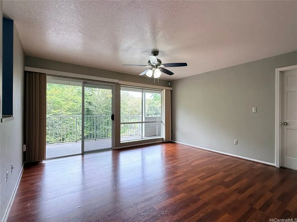 95-270 Waikalani Drive # C204, Mililani