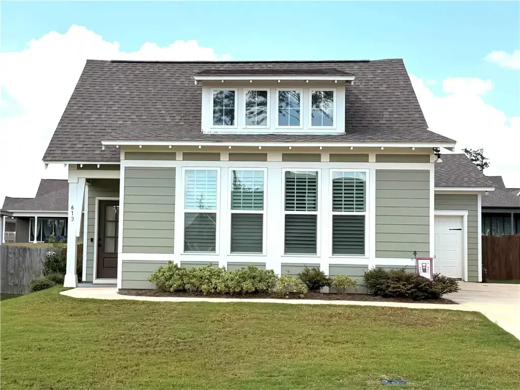 613 Shropshire Dr, Auburn