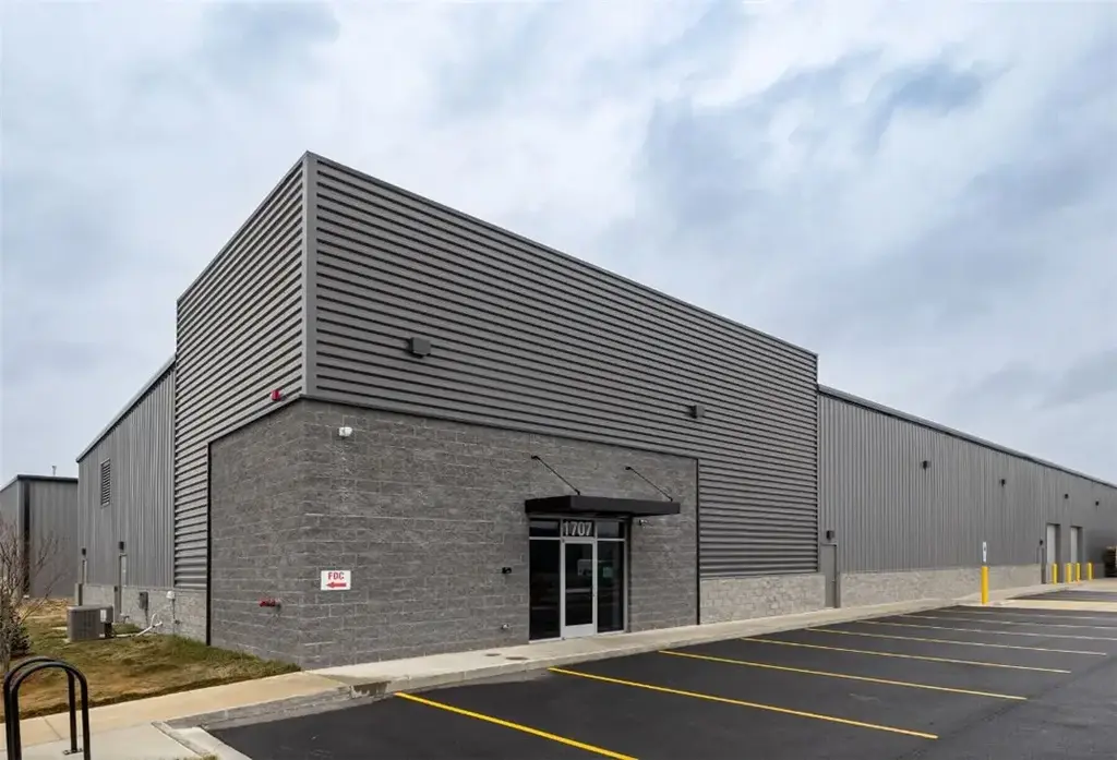1707 W Industrial Drive, Rogers