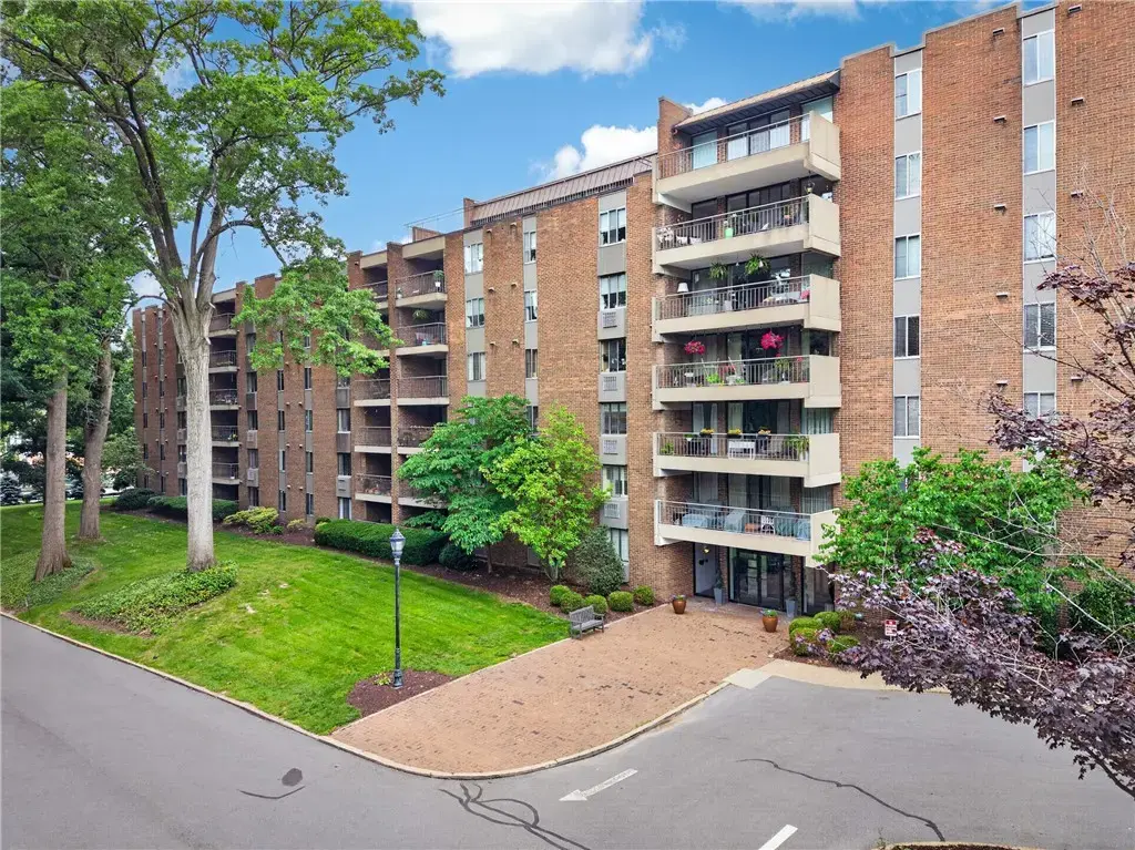 201 Grant Street 212, Sewickley