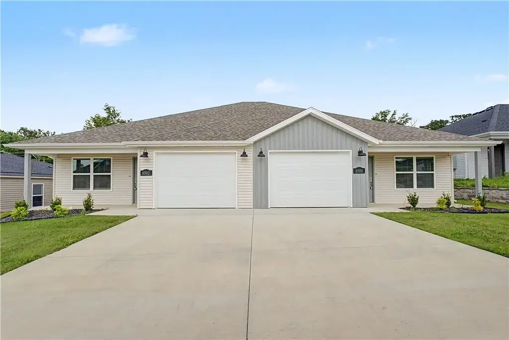 6500 & 6502 Kathleen Street, Bentonville