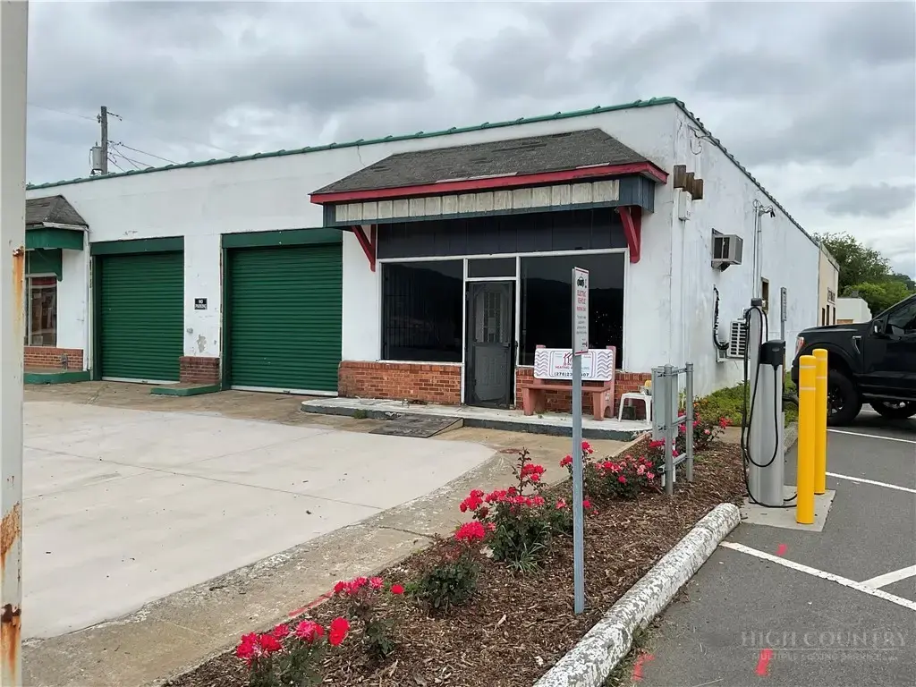 80 N Main Street, Sparta