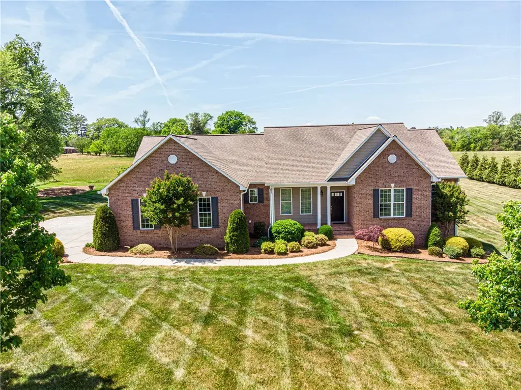 379 Horseshoe Bend Road, Hudson