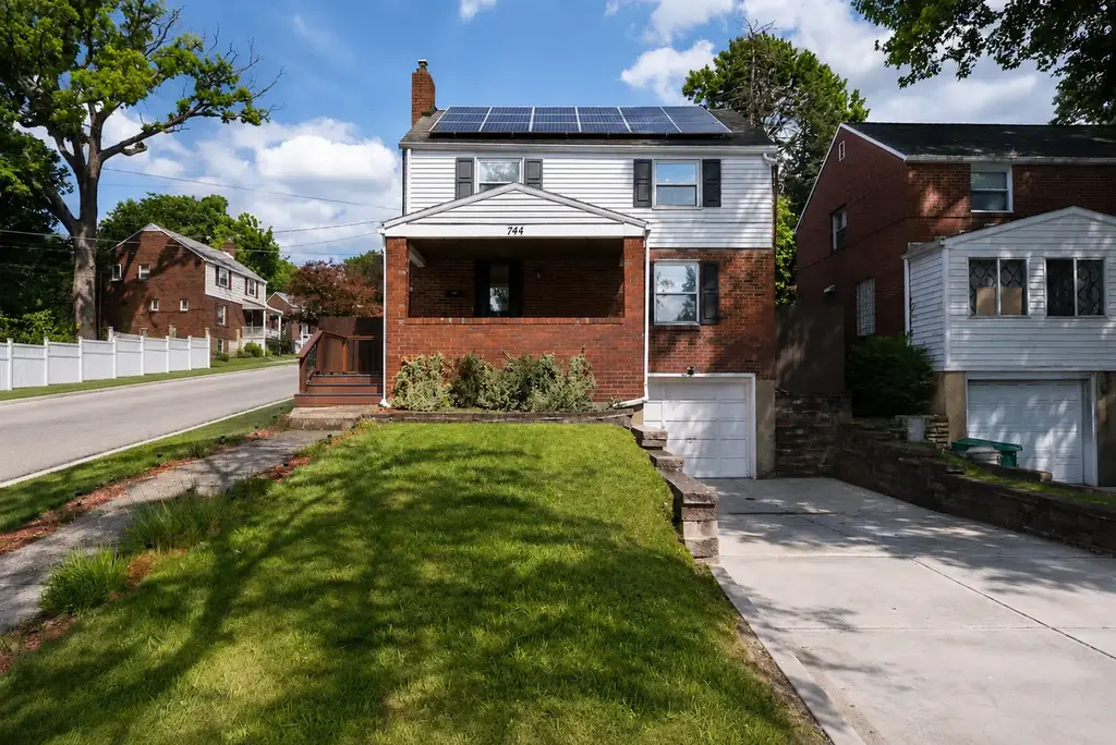 744 Allegheny River Boulevard, Oakmont