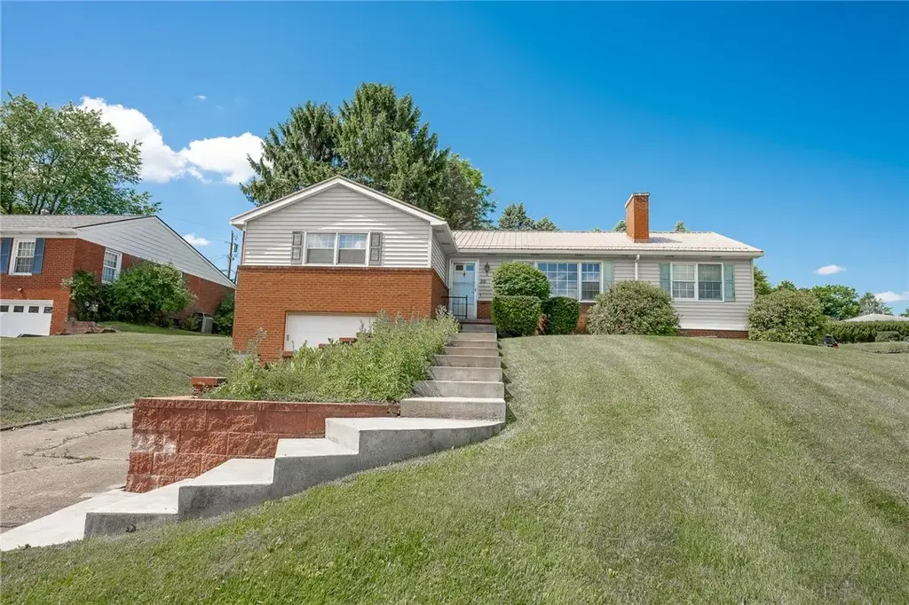 20 Shady Drive , White