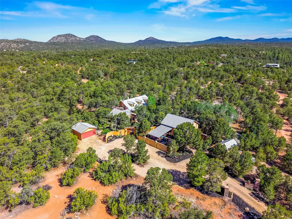 33 & 35 Mescalero Trail, Santa Fe