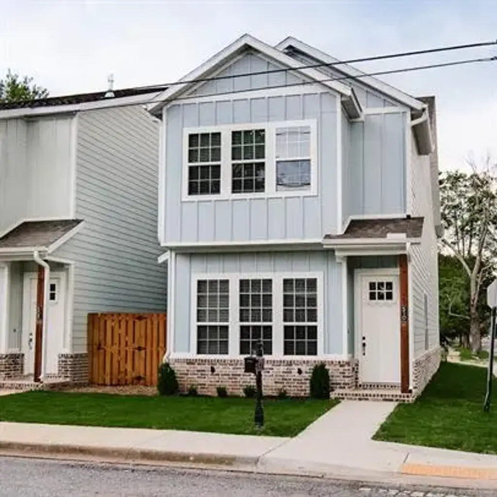 510 W Persimmon Street, Rogers
