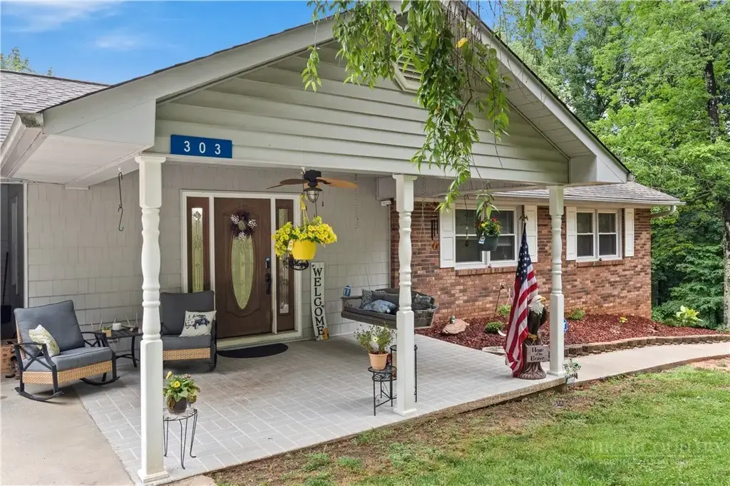 303 Alexander Drive, North Wilkesboro