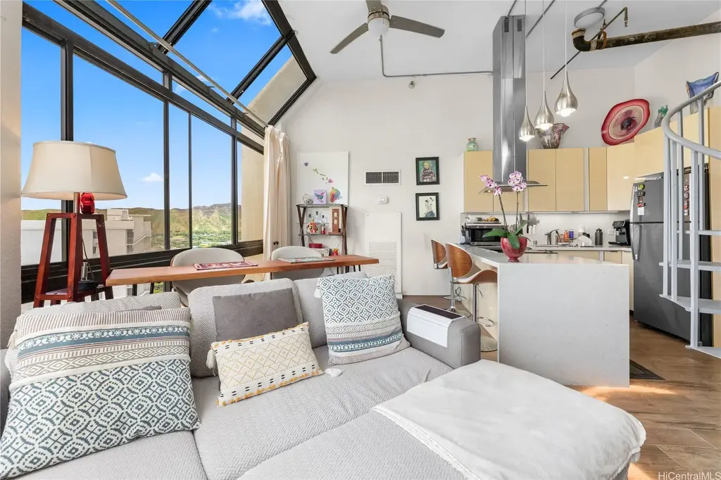 (unit #11) 300 Wai Nani Way, Honolulu