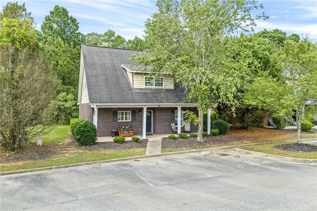 807 W Longleaf Dr 10, Auburn