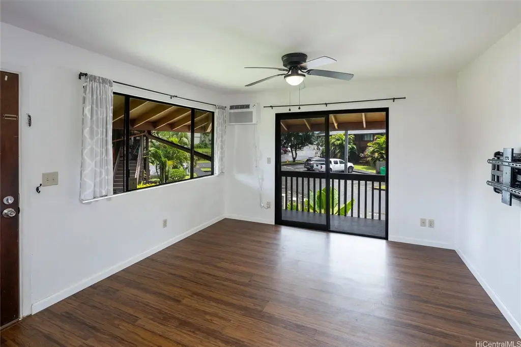 2069 California Avenue # 15f, Wahiawa