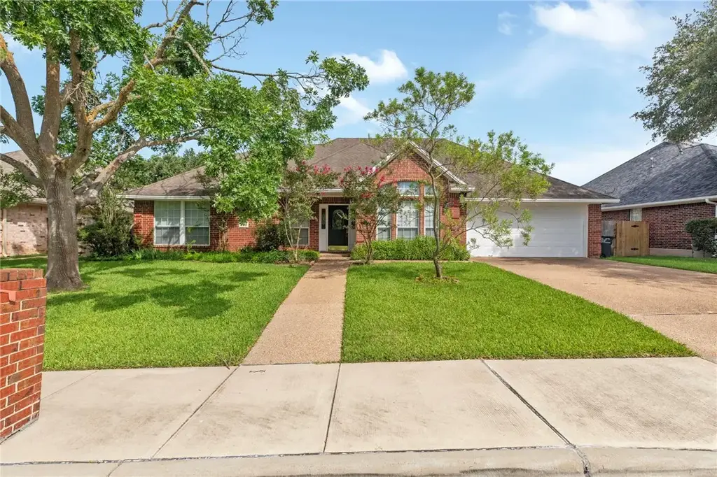 508 Shire Drive, College Station