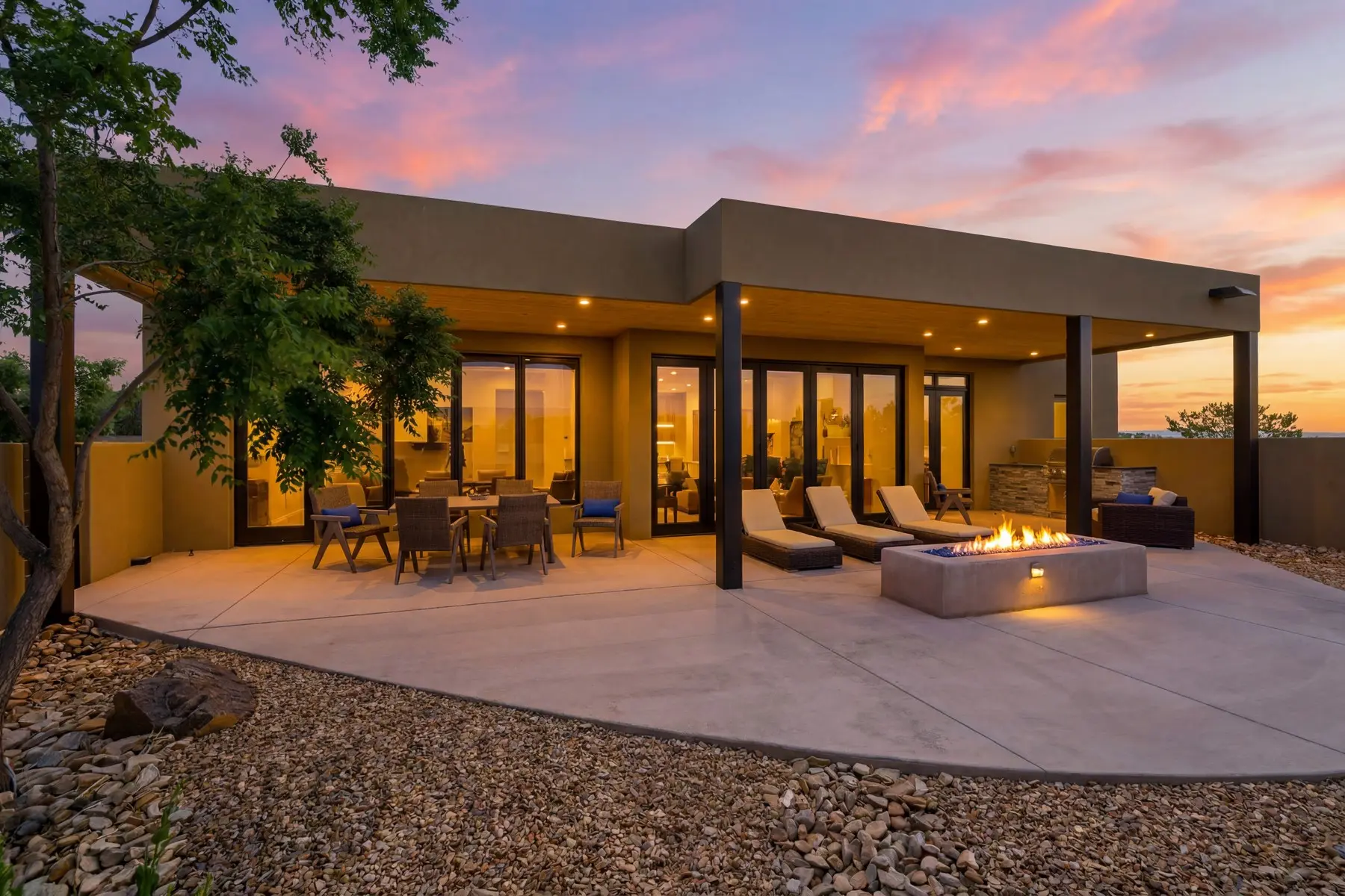 141 Paseo Aragon, Santa Fe