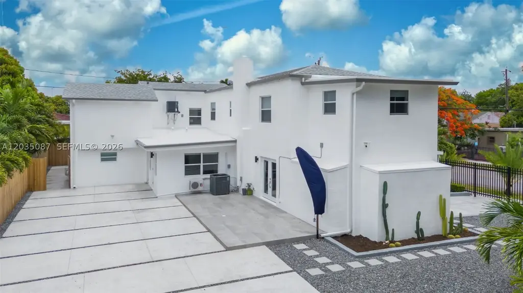 590 Sw 23rd Ave, Miami