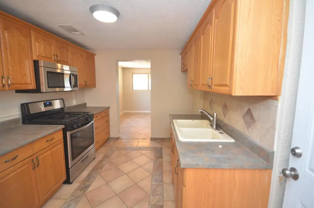 4803 Mescalero Road Ne, Albuquerque
