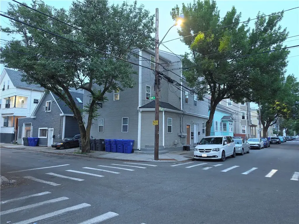 66 Penn St, Providence