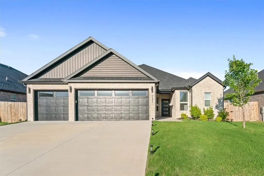 731 Dillon Street, Bentonville